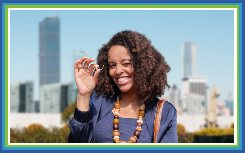 Oticon Zeal™ en Naturfon: una experiencia auditiva más natural y discreta